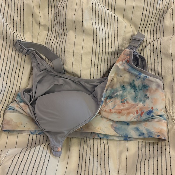 BFF hands feee pump & nursing bra - Picture 3 of 7